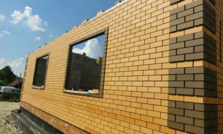 Кладка кирпича