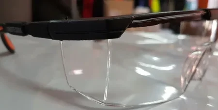 Защитные очки