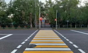 Пешеходная на дороге