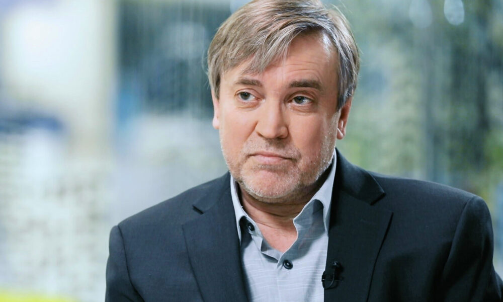 Ученый Евгений Рогаев