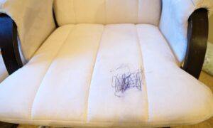 Пятно на мягкой мебели