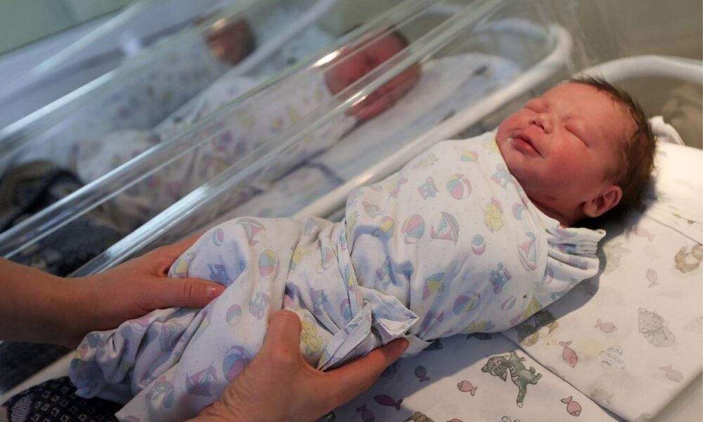 новорожденный в роддоме