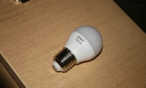 Светодиодная лампочка