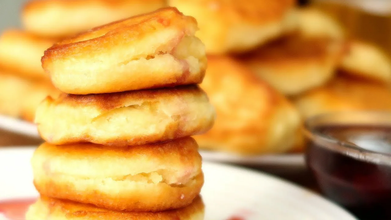 Оладьи на столе