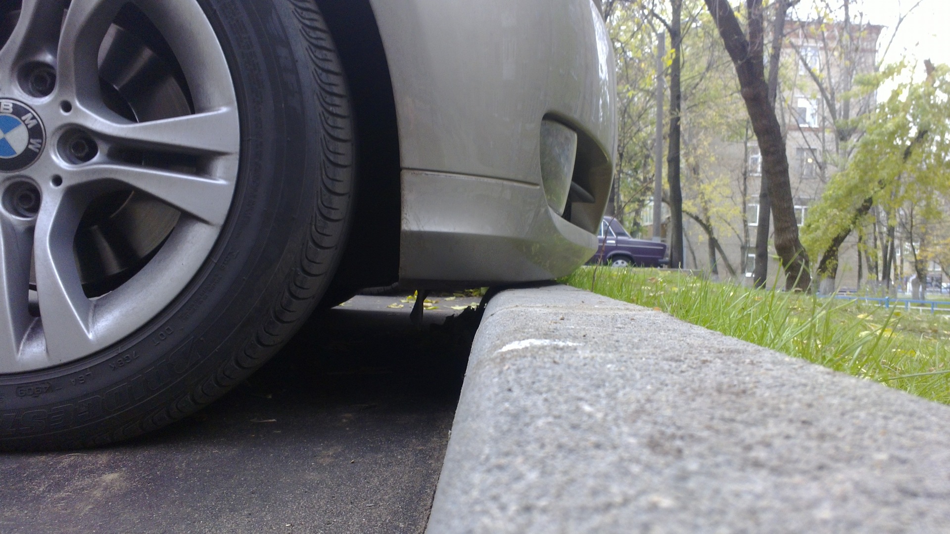 Парковка к бордюру