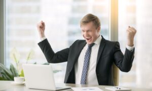 Мужчина в офисе