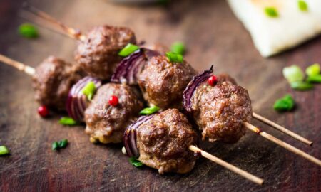 Говядина на шпажках