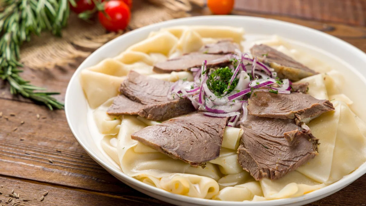 Блюдо бешбармак