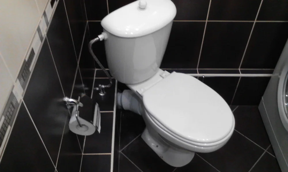 Унитаз в ванной