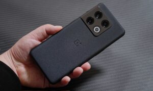 смартфон OnePlus 10 Pro 