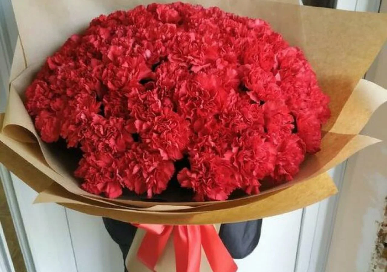 Гвоздика в букете