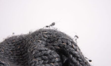 Свитер в катышках