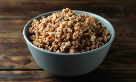 Гречка в тарелке