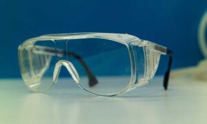 Защитные очки