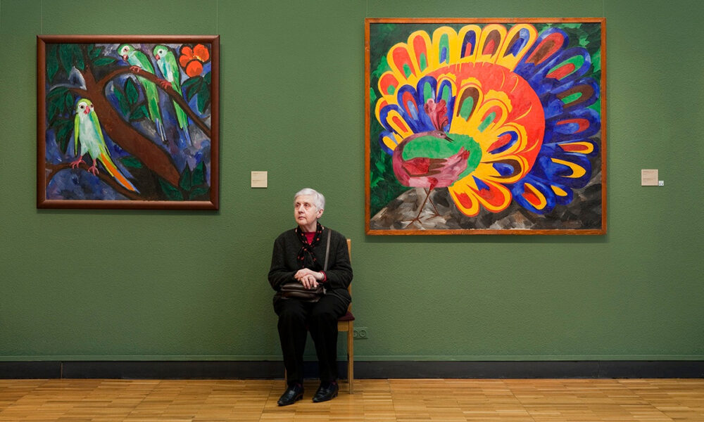 Смотрительница музея