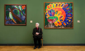 Смотрительница музея