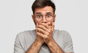 Мужчина очень удивлен