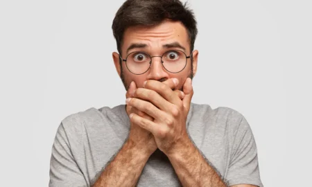 Мужчина очень удивлен