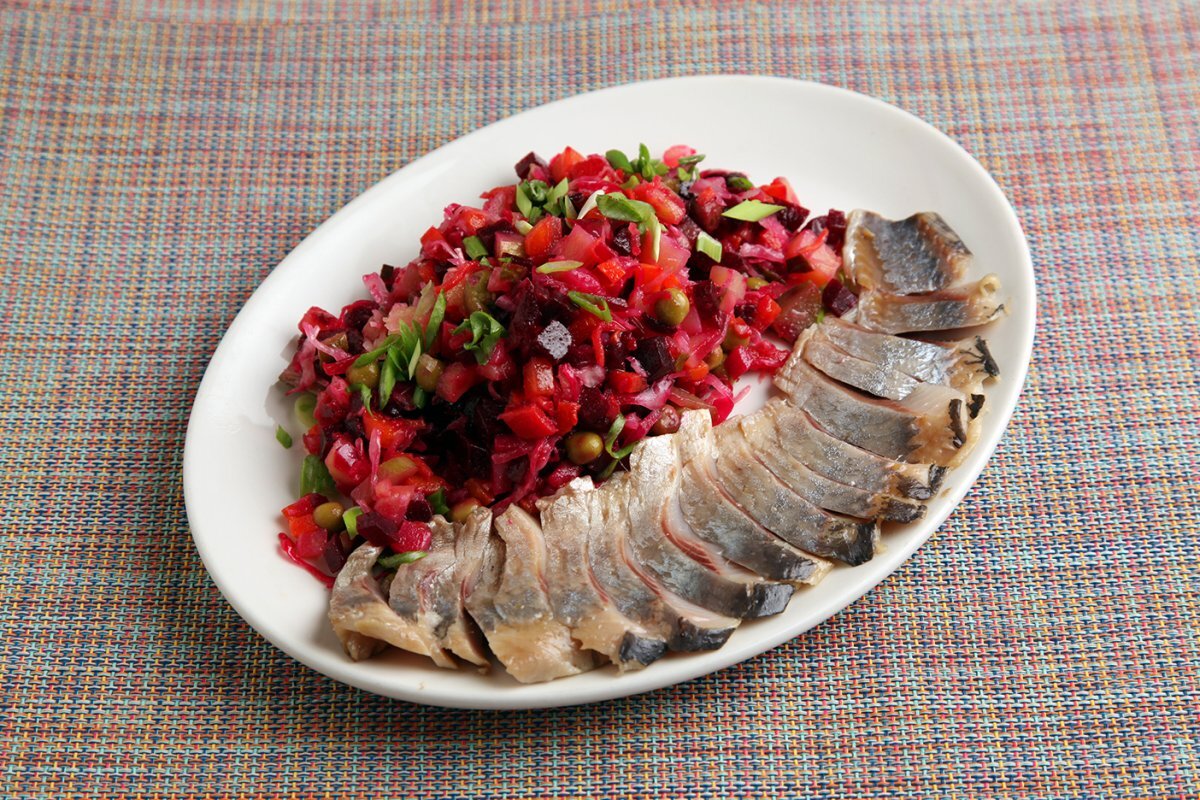 винегрет с груздями и сельдью