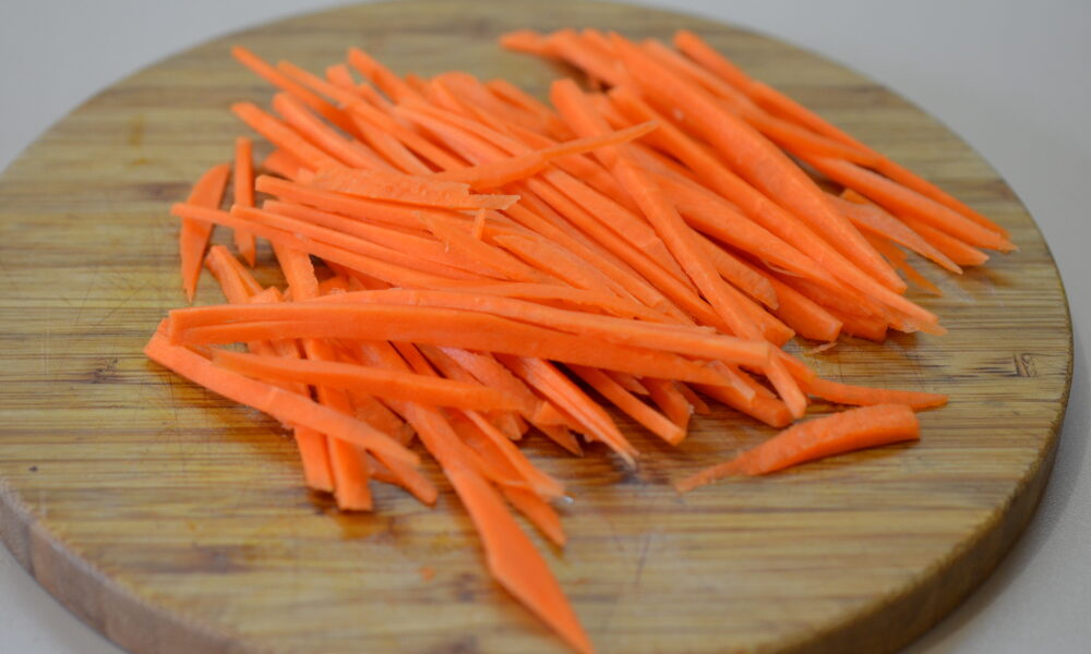 Морковь нарезанная соломкой