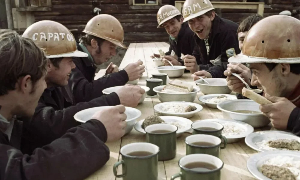 советские рабочие