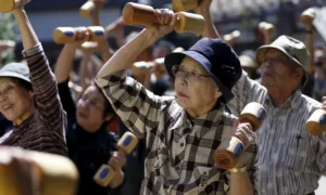 пожилые в Японии