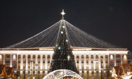 новогодняя ель в Великом Новгороде