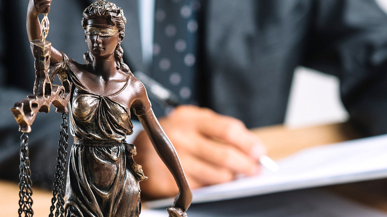 судья выносит приговор