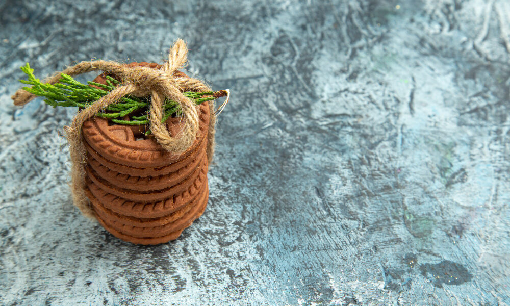 Печенье на столе