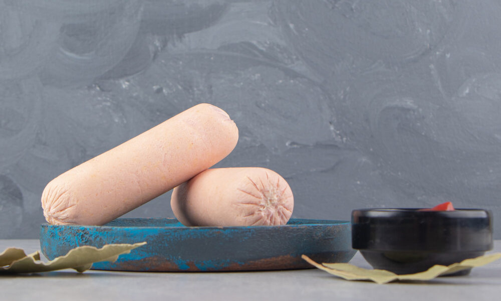 Колбаса на столе