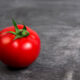 Помидор на столе