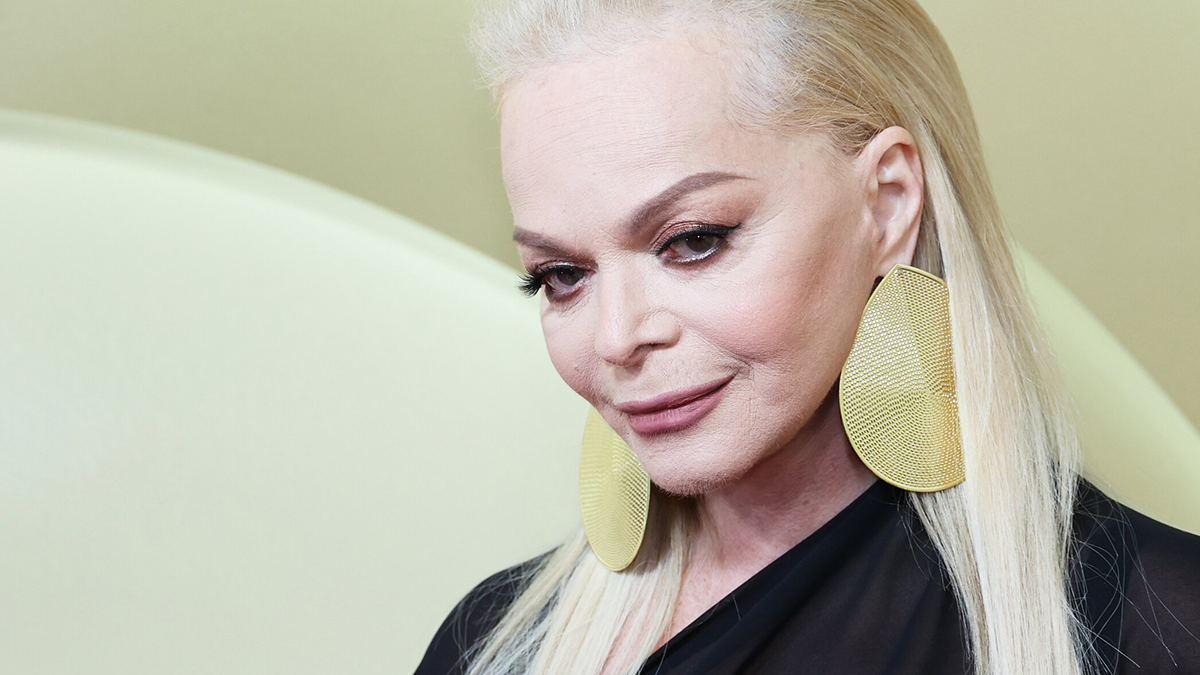 Лариса Долина.