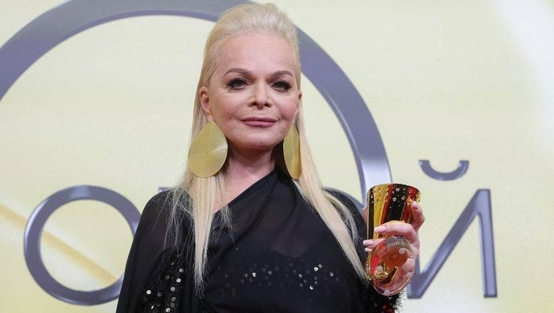 Лариса Долина