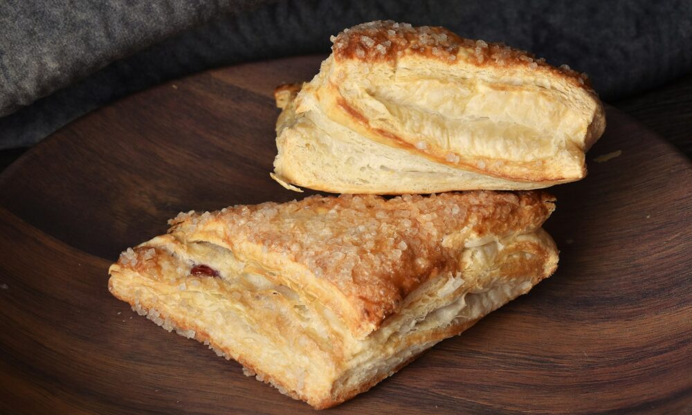 Слоенное тесто с начинкой