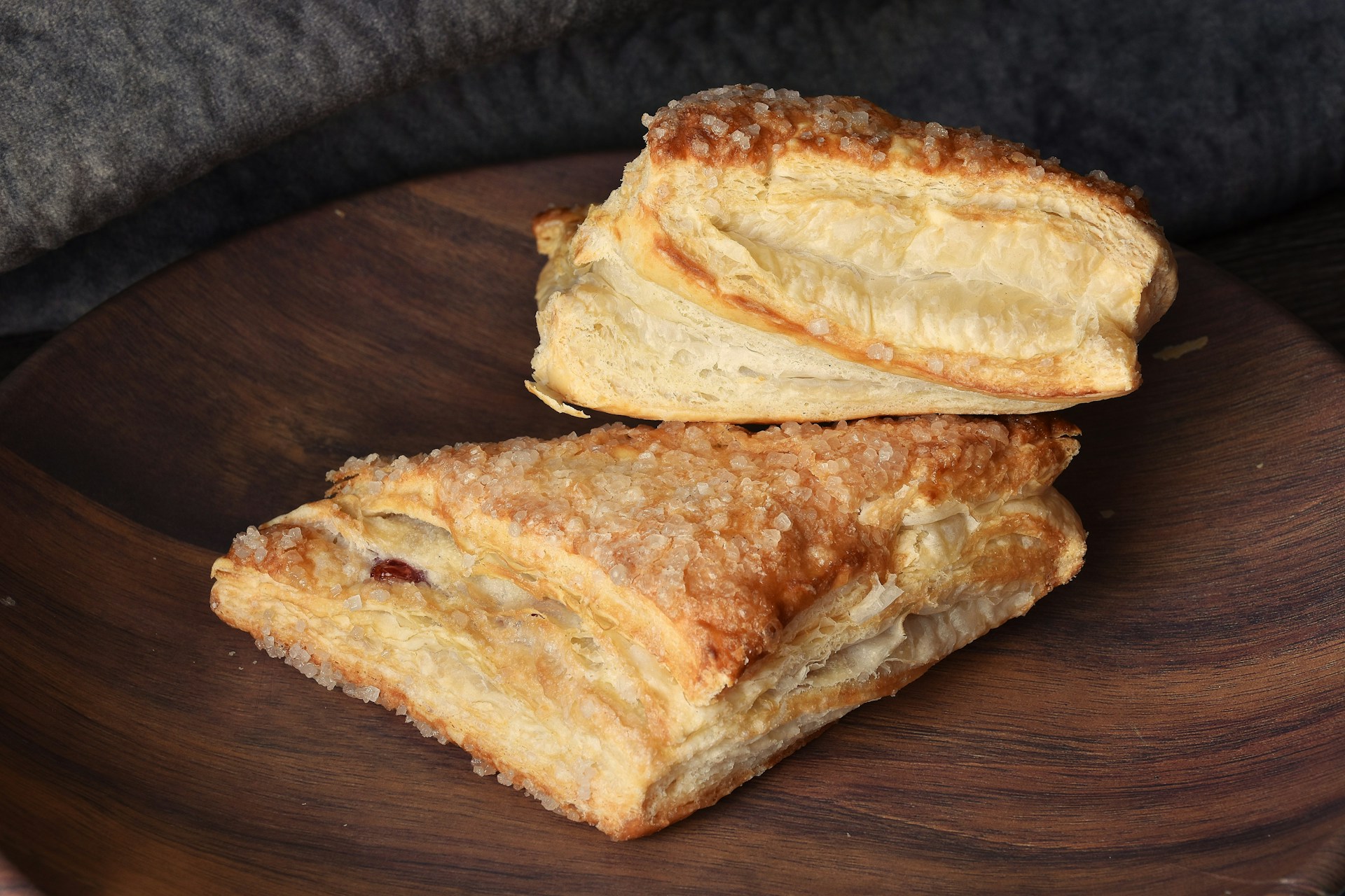 Слоенное тесто с начинкой