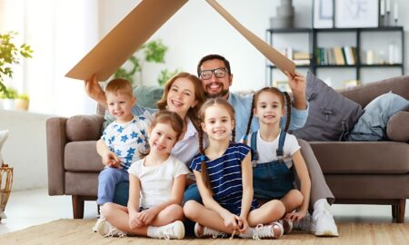 Семья с четырьмя детьми