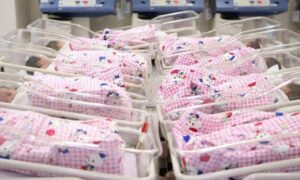 alt дети в роддоме