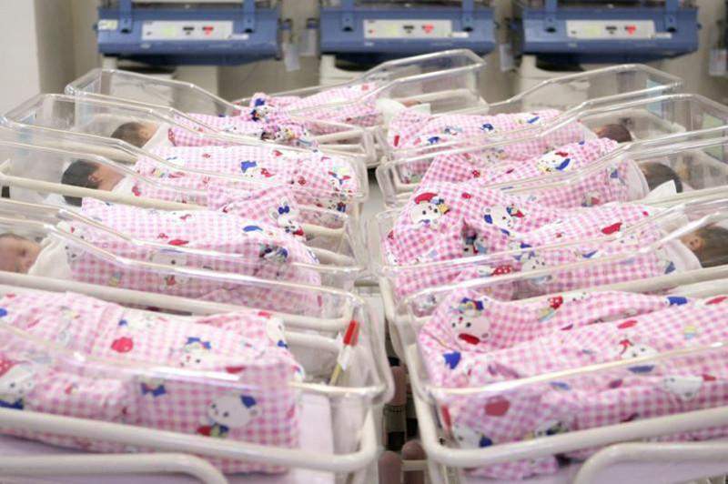 alt дети в роддоме