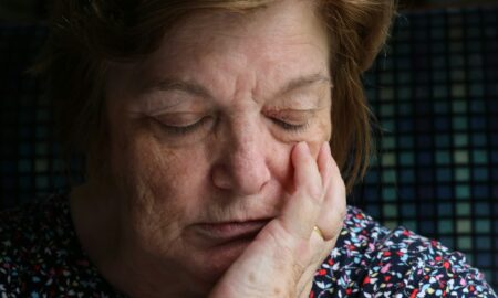 Грустная женщина