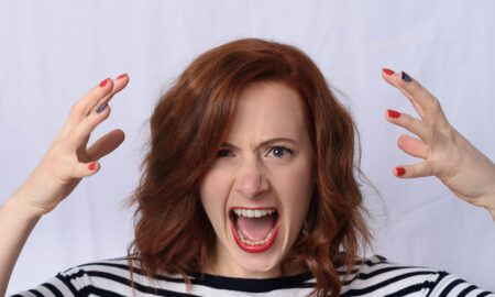 Злая девушка