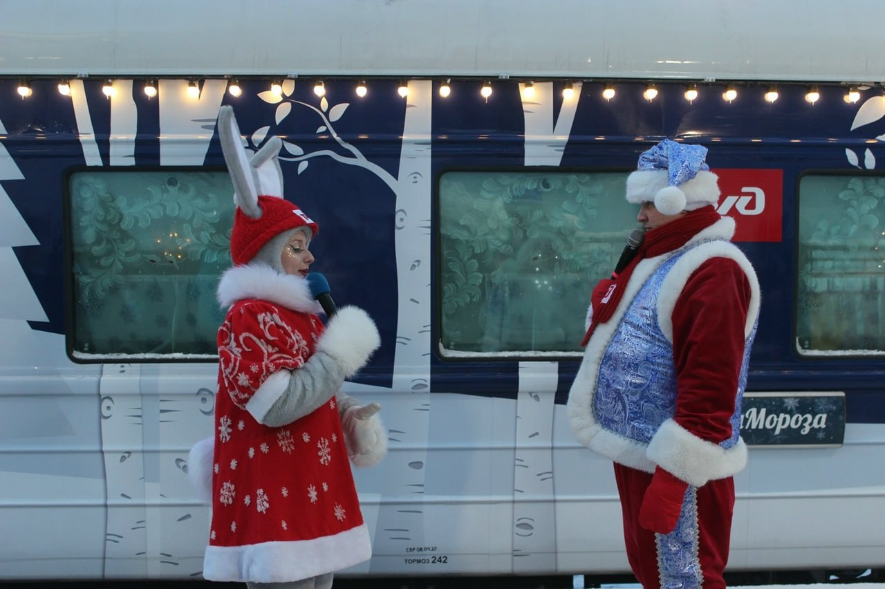 Дед Мороз и Снегурочка