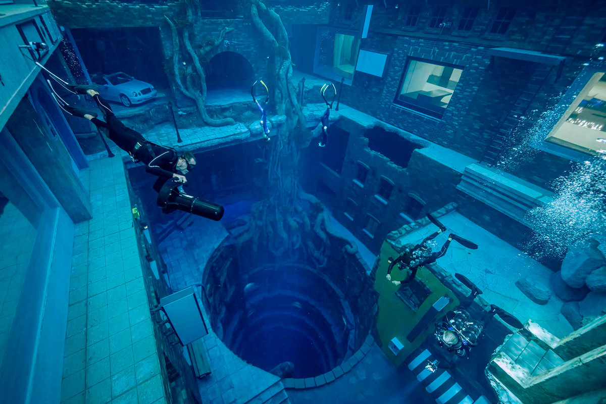 Бассейн в Дубае