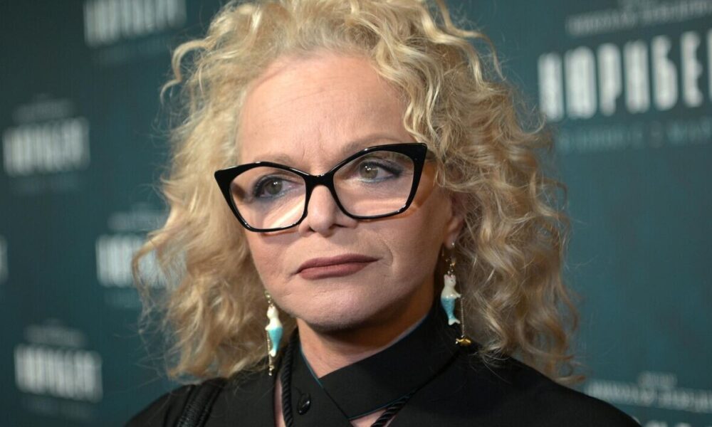 Лариса Долина