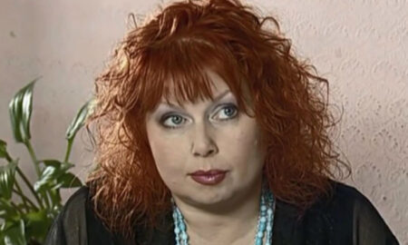 Юлия Яковлева в амплуа секретарши