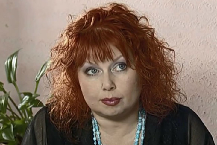 Юлия Яковлева в амплуа секретарши