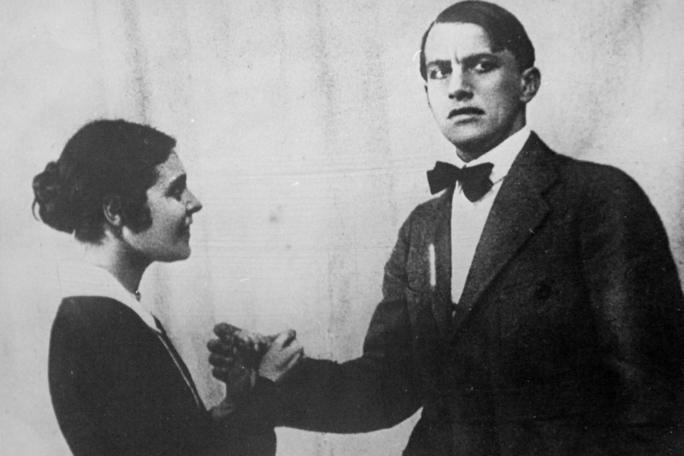 Лиля Брик и Владимир Маяковский