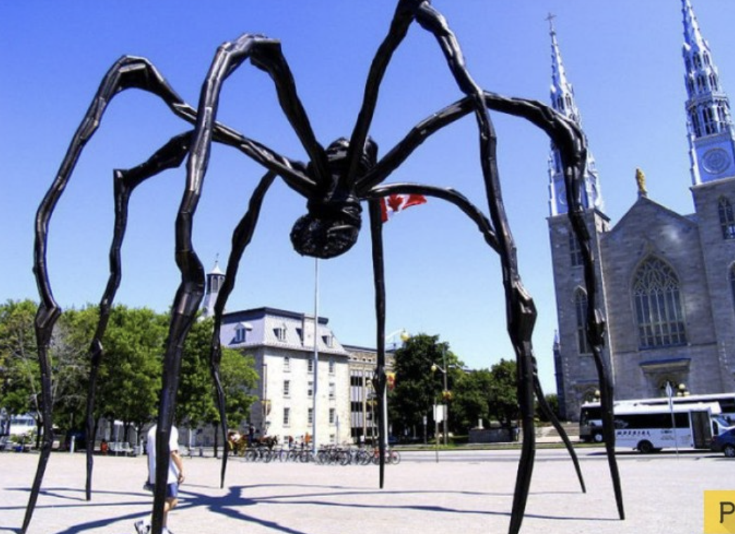 Памятник паучиха