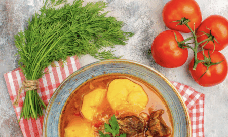 Щи с зеленью и помидорами