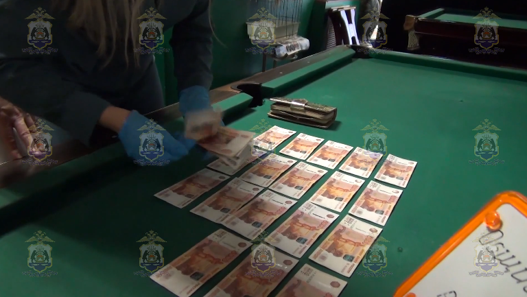 в Великом Новгороде накрыли притон