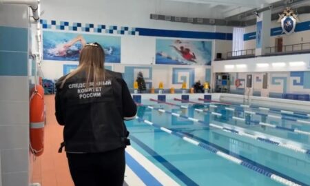 Следователь осматривает место смерти